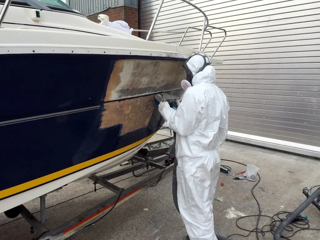Repairing damage to a yacht hull